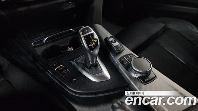 BMW 3 Series 2018 — Фото 9/20