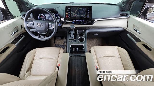 Toyota Sienna 2022 — Фото 7/20
