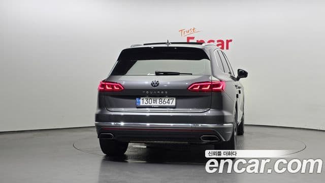 Volkswagen Touareg 2023 — Şəkil 14/20