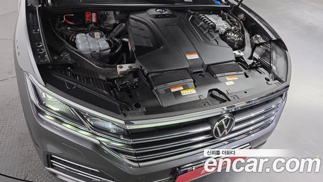 Volkswagen Touareg 2023 — Şəkil 18/20