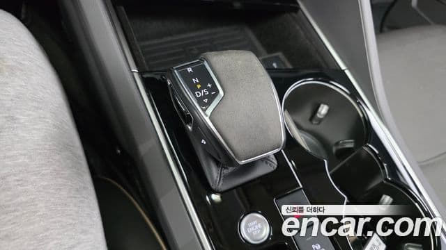 Volkswagen Touareg 2023 — Şəkil 11/20