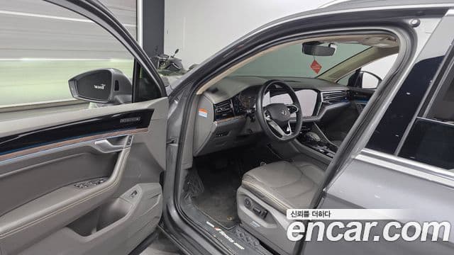 Volkswagen Touareg 2023 — Şəkil 5/20