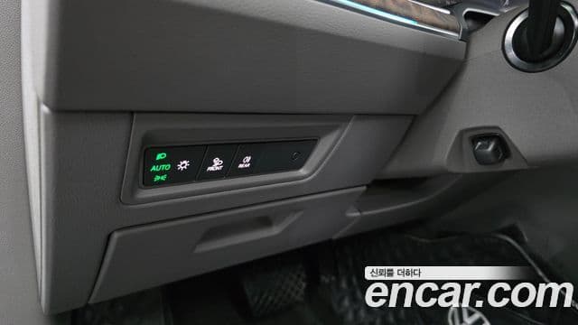 Volkswagen Touareg 2023 — Şəkil 8/20