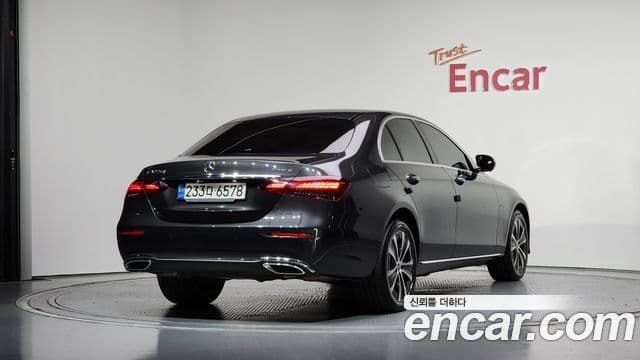 Mercedes-Benz E-Class 2021 — Фото 2/20