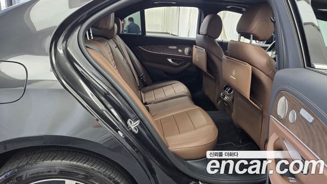Mercedes-Benz E-Class 2021 — Фото 12/20