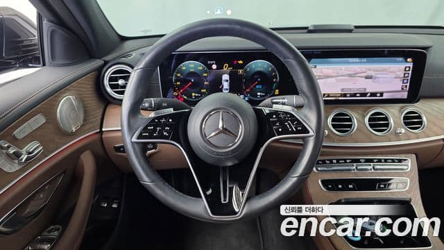 Mercedes-Benz E-Class 2021 — Фото 13/20