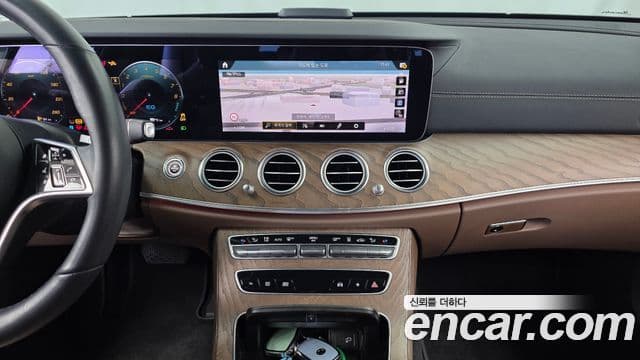 Mercedes-Benz E-Class 2021 — Фото 14/20