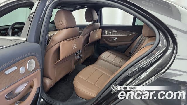 Mercedes-Benz E-Class 2021 — Şəkil 9/36