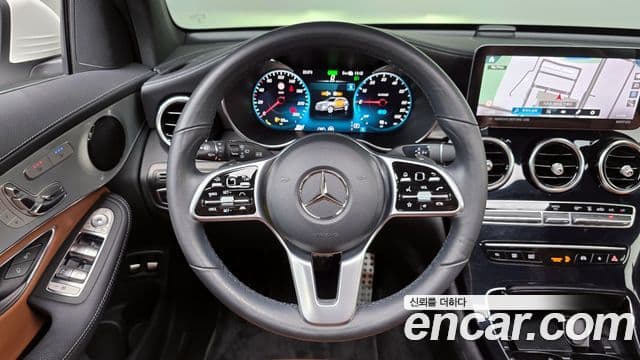 Mercedes-Benz GLC-Class 2022 — ფოტო 13/20