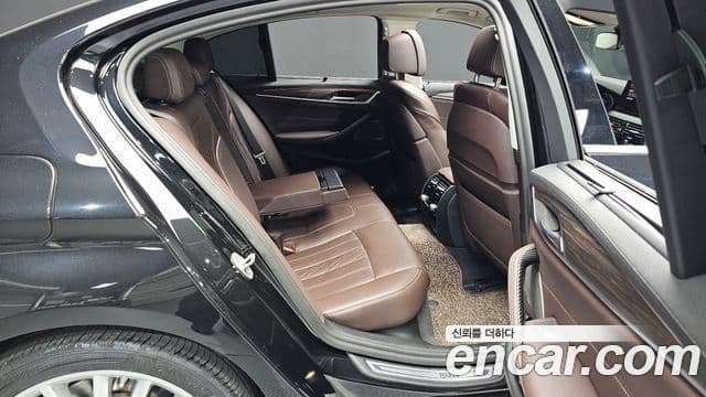 BMW 5 Series 2023 — Фото 11/20