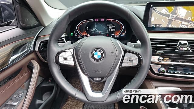 BMW 5 Series 2023 — Фото 12/20