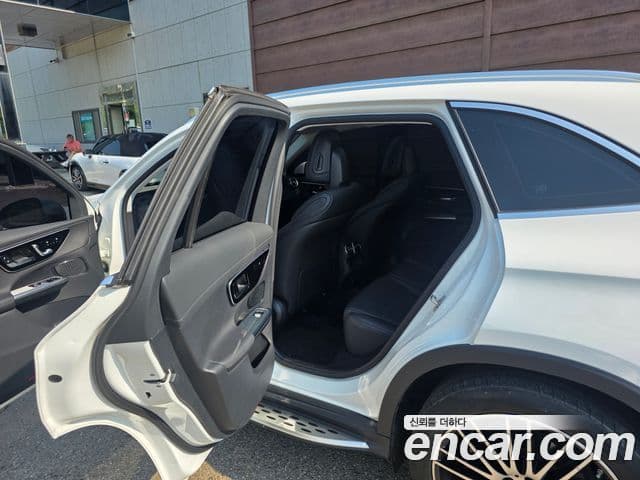 Mercedes-Benz GLC-Class 2023 — Şəkil 6/13