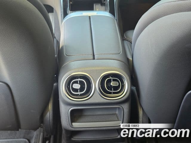 Mercedes-Benz GLC-Class 2023 — Şəkil 8/13