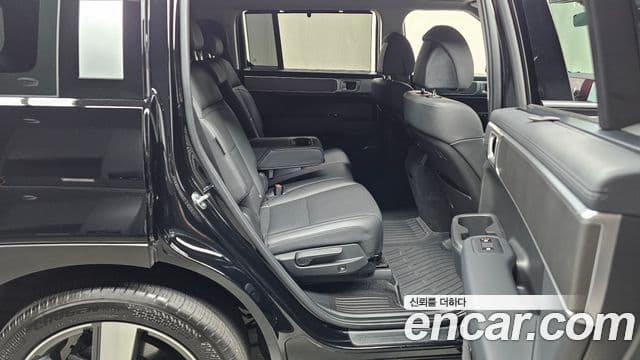 Hyundai Santa Fe 2025 — Photo 15/33