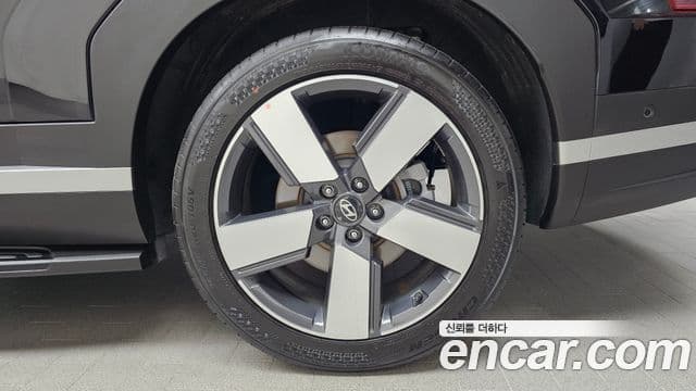 Hyundai Santa Fe 2025 — Photo 4/33