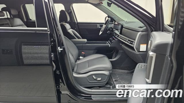Hyundai Santa Fe 2025 — Photo 9/33