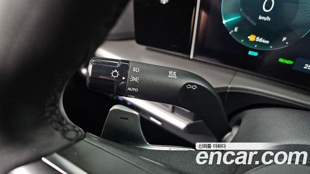 Hyundai Santa Fe 2025 — Photo 5/33