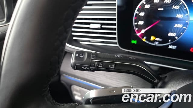 Mercedes-Benz GLS-Class 2025 — Photo 2/37