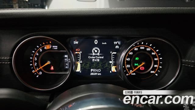 Jeep Wrangler 2020 — Şəkil 8/20
