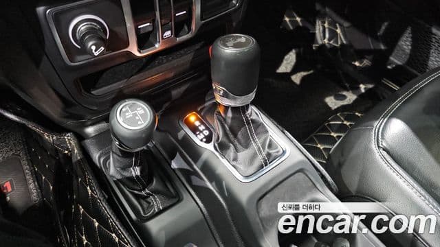 Jeep Wrangler 2020 — Şəkil 9/20