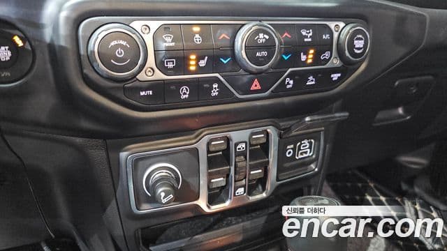 Jeep Wrangler 2020 — Şəkil 17/20