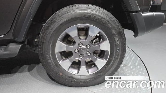 Jeep Wrangler 2020 — Şəkil 14/31