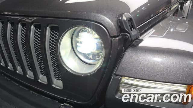 Jeep Wrangler 2020 — Şəkil 27/31