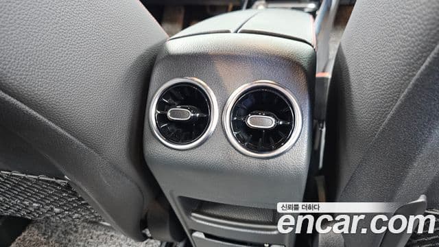 Mercedes-Benz GLB-Class 2025 — ფოტო 19/20