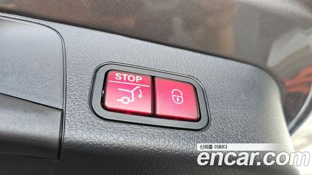 Mercedes-Benz GLB-Class 2025 — Photo 27/30
