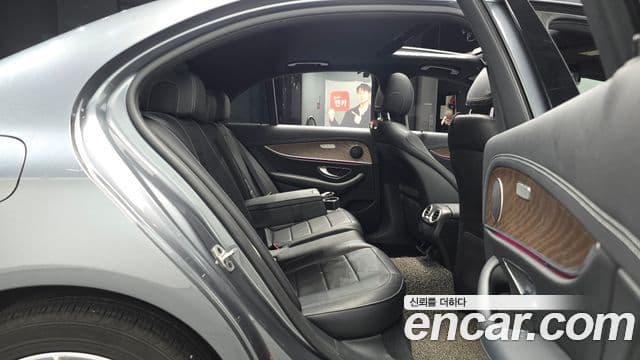 Mercedes-Benz E-Class 2021 — Şəkil 12/20