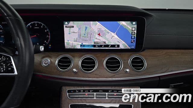 Mercedes-Benz E-Class 2021 — Şəkil 14/20
