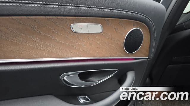 Mercedes-Benz E-Class 2021 — Şəkil 19/20