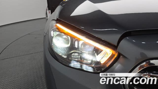 Mercedes-Benz E-Class 2021 — Photo 31/34