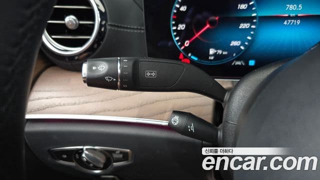 Mercedes-Benz E-Class 2021 — Photo 25/34