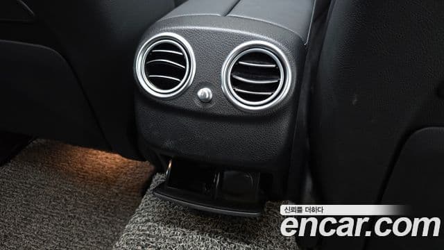 Mercedes-Benz E-Class 2021 — Photo 4/34