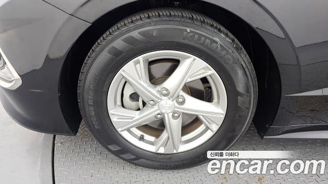 Hyundai Sonata Hybrid 2022 — Photo 19/20