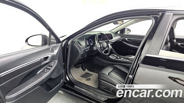 Hyundai Sonata Hybrid 2022 — Photo 7/20