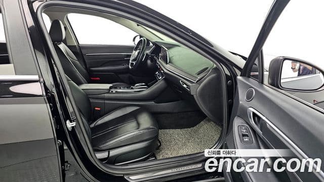 Hyundai Sonata Hybrid 2022 — Photo 13/20