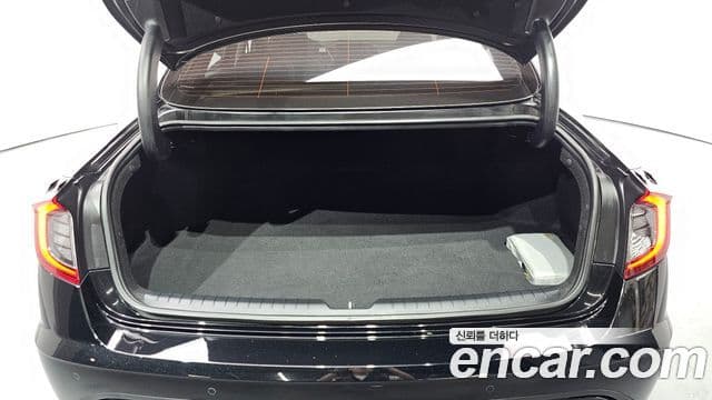 Hyundai Sonata Hybrid 2022 — Photo 14/20