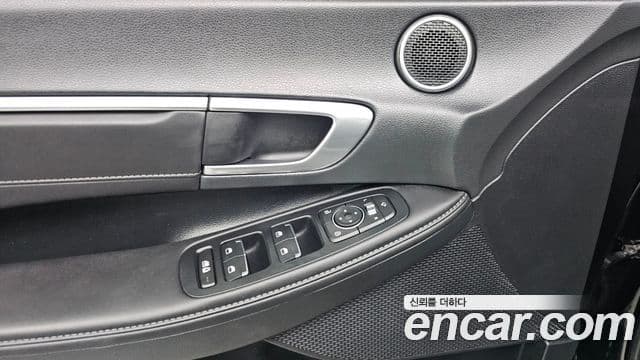 Hyundai Sonata Hybrid 2022 — Photo 5/20