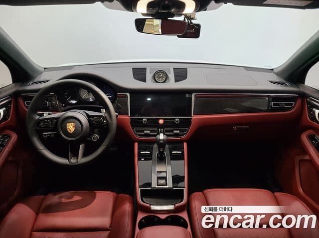 Porsche Macan 2023 — Photo 10/20