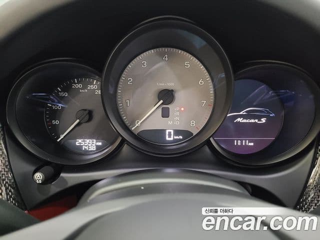 Porsche Macan 2023 — Photo 3/20