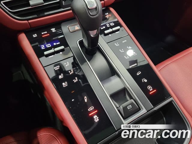 Porsche Macan 2023 — Photo 12/20