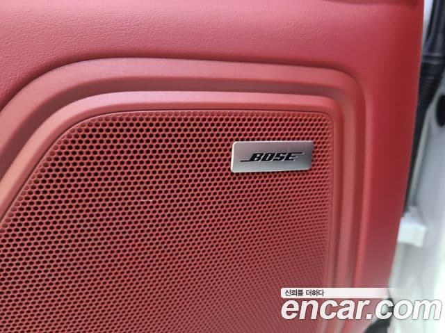 Porsche Macan 2023 — Фото 12/20
