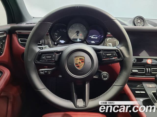 Porsche Macan 2023 — Фото 13/20