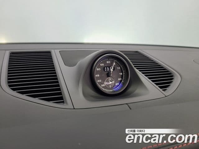 Porsche Macan 2023 — Photo 15/20