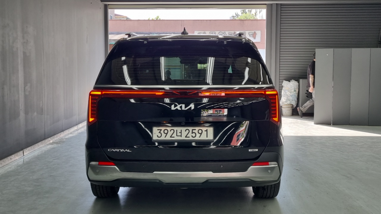 Kia Carnival 2025 — Şəkil 4/18