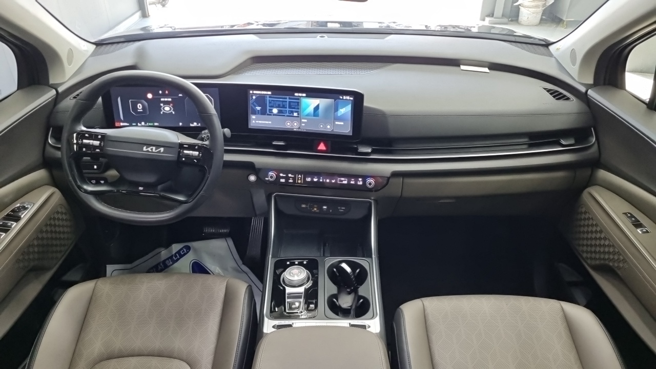 Kia Carnival 2025 — Şəkil 7/18