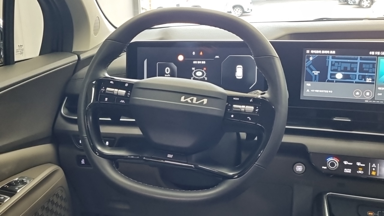 Kia Carnival 2025 — Şəkil 12/18