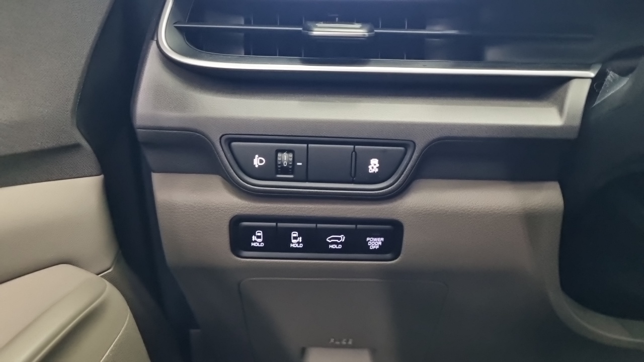Kia Carnival 2025 — Şəkil 15/18